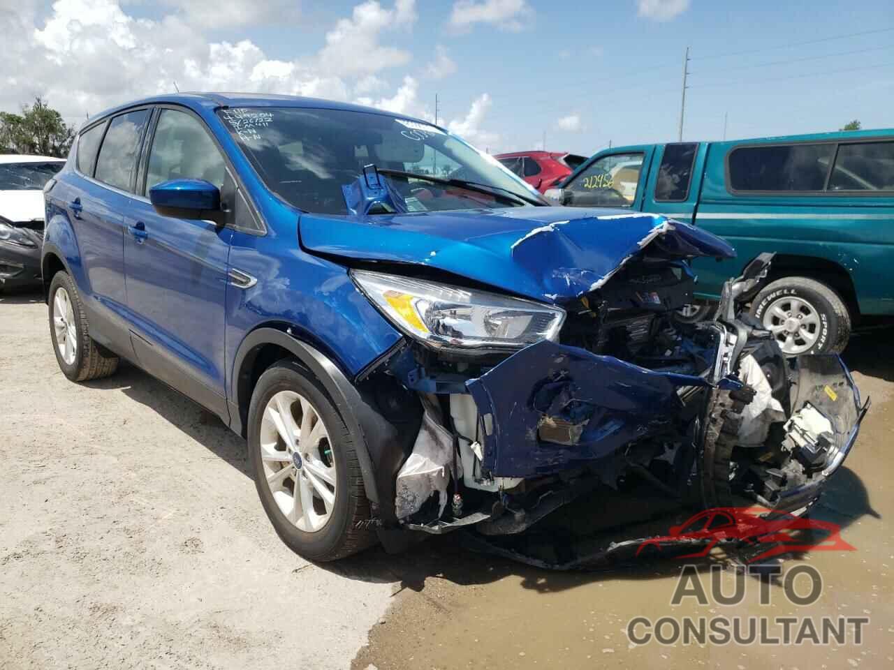 FORD ESCAPE 2017 - 1FMCU0GD1HUC00461
