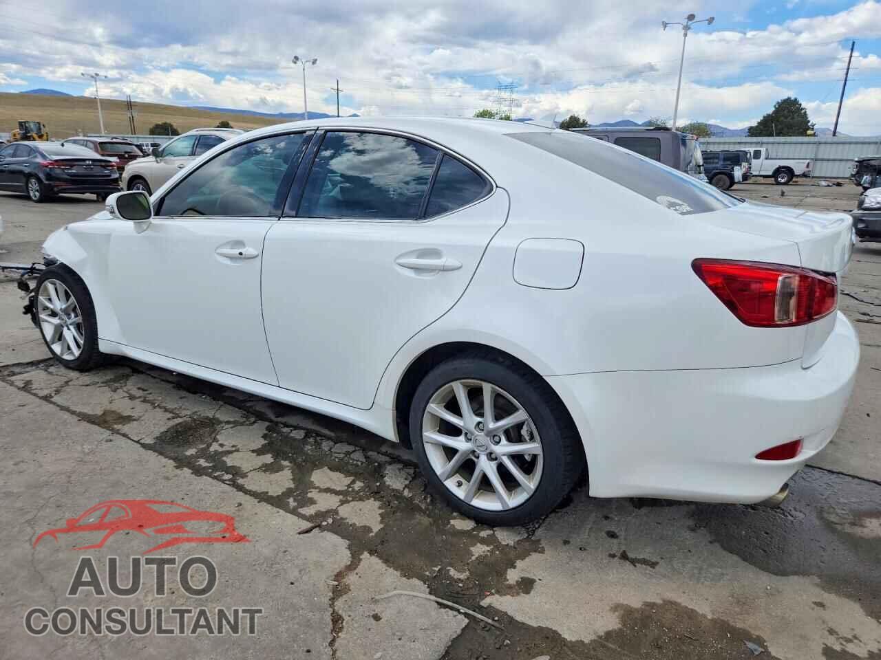LEXUS IS 2012 - JTHCF5C24C5058107