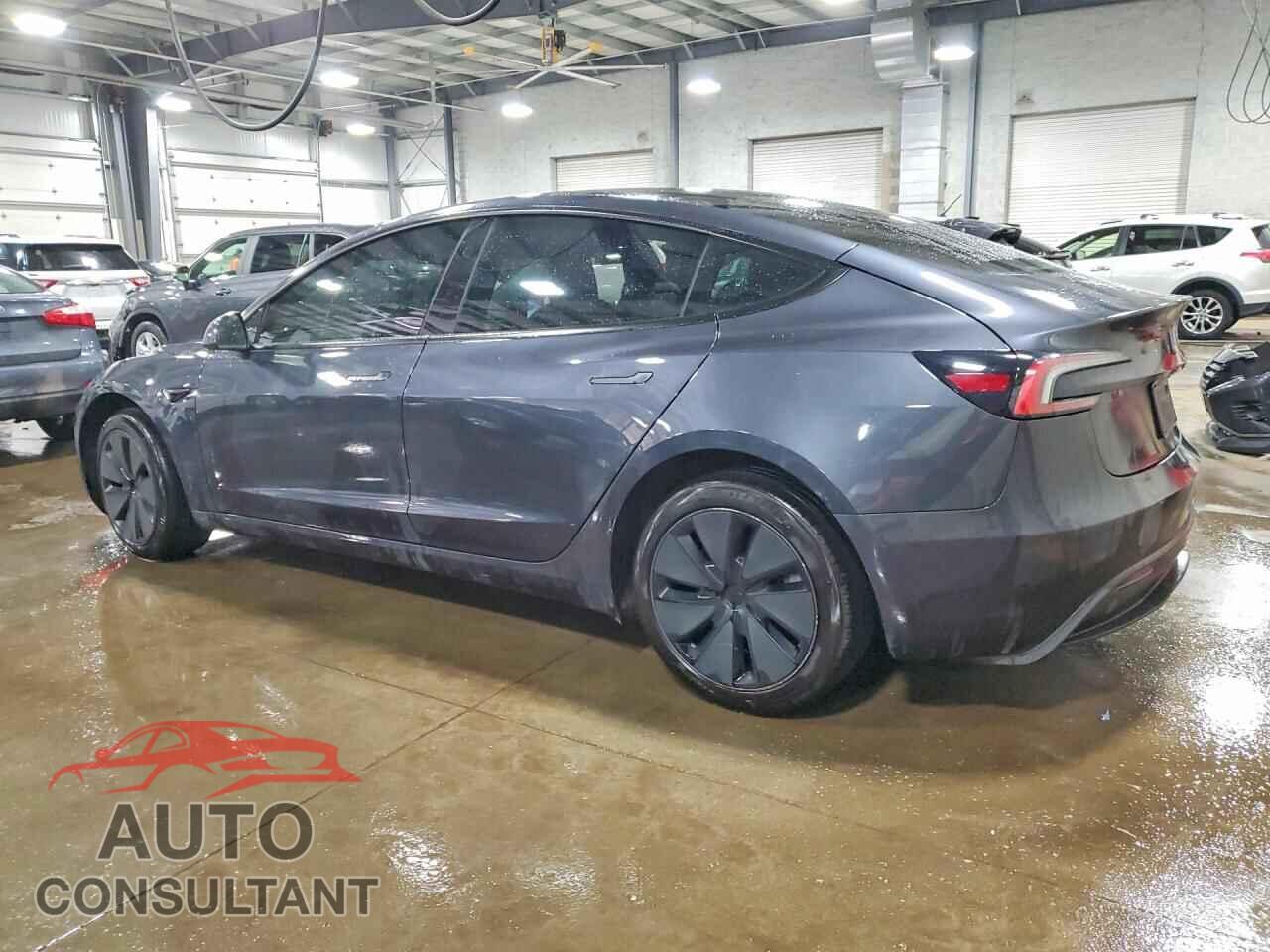 TESLA MODEL 3 2024 - 5YJ3E1EA4RF822885