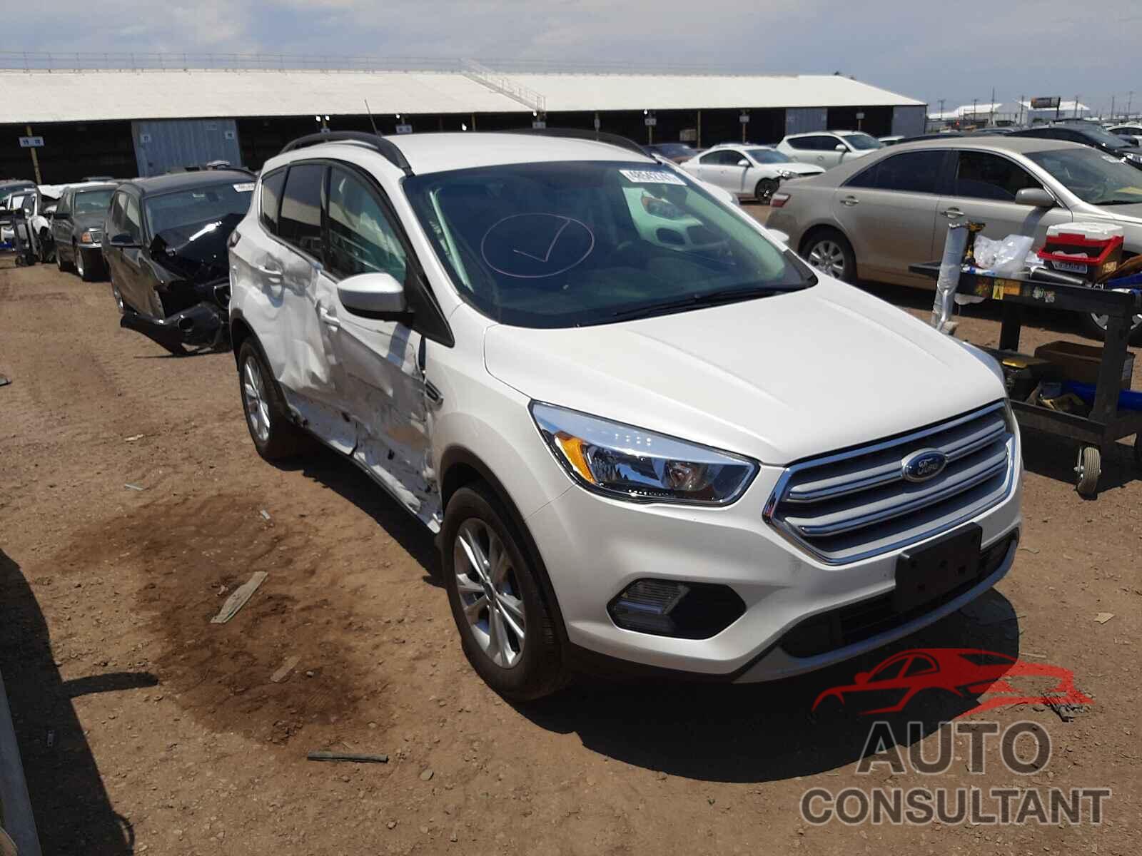 FORD ESCAPE 2018 - 1FMCU9GD1JUC19313