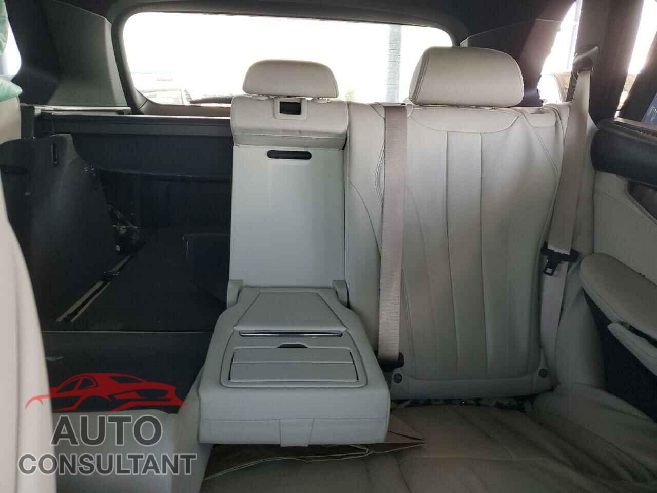 BMW X5 2018 - 5UXKR0C50J0X93676