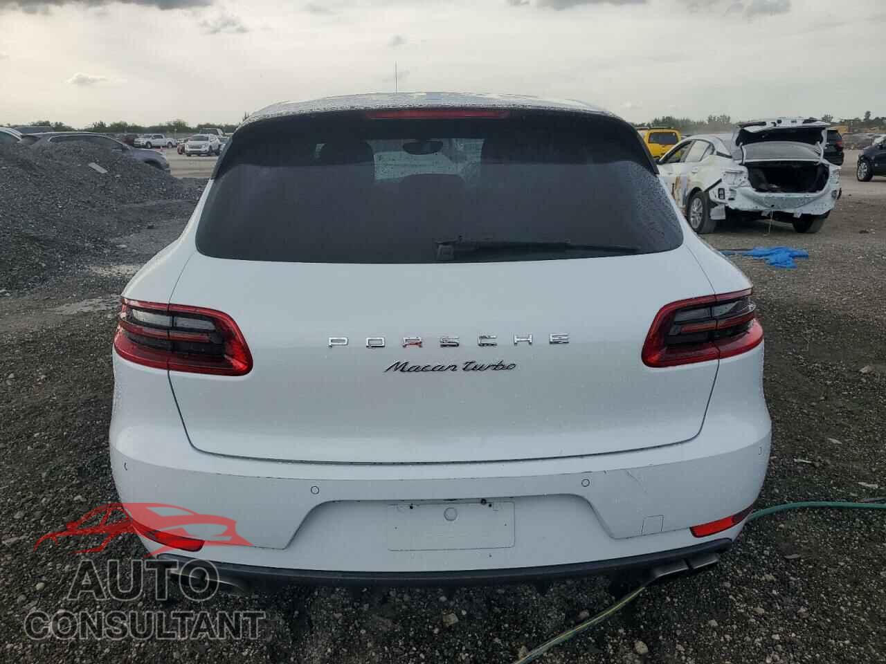 PORSCHE MACAN 2016 - WP1AF2A52GLB90464