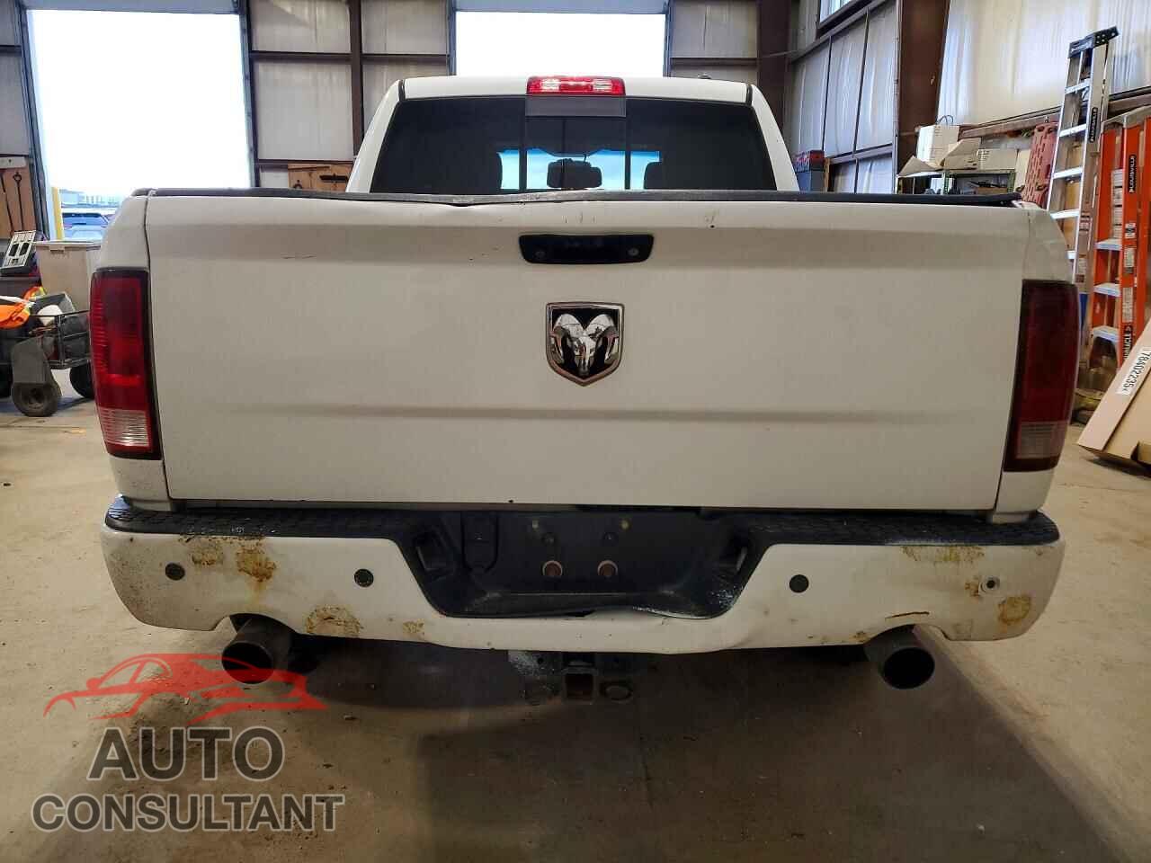 DODGE RAM 1500 2012 - 1C6RD7MT8CS279576