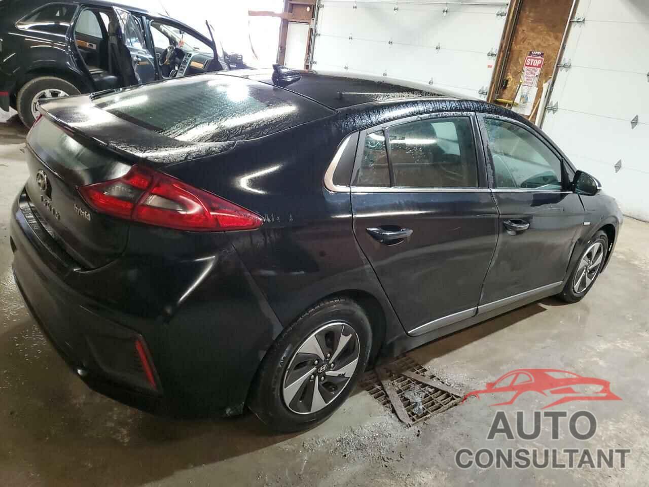 HYUNDAI IONIQ 2017 - KMHC75LC3HU020304