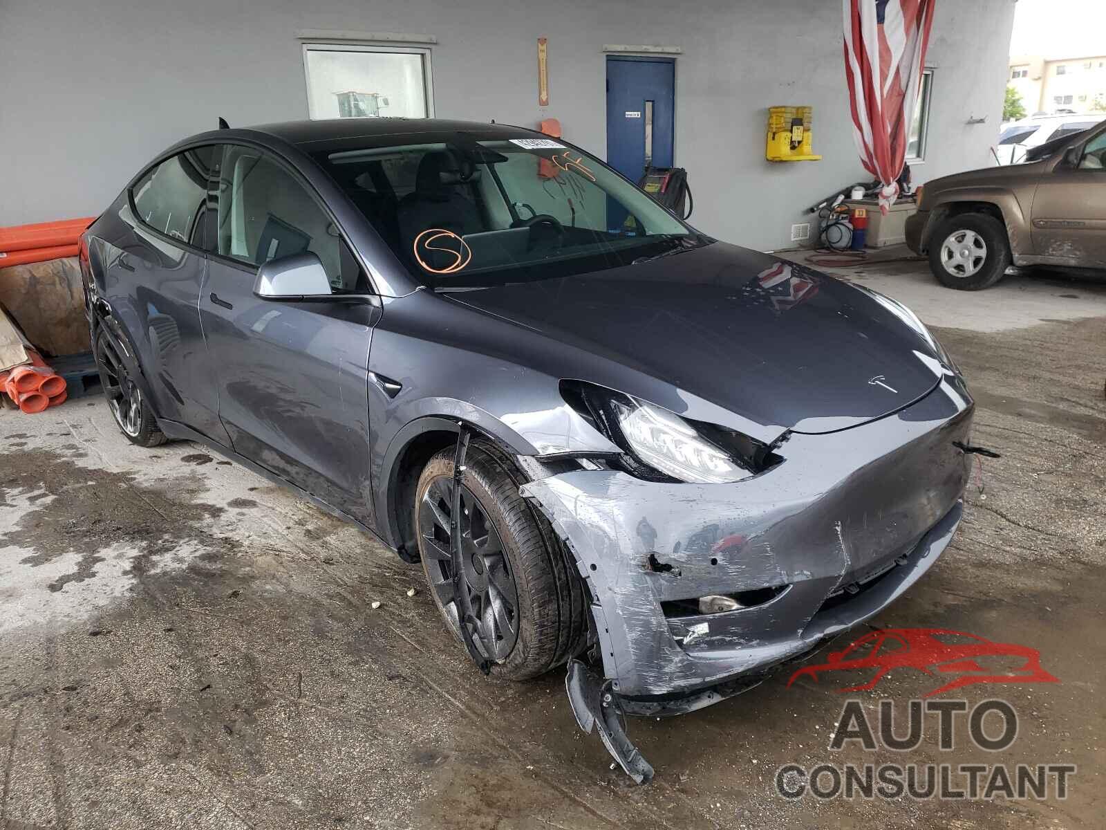 TESLA MODEL Y 2020 - 5YJYGDEE3LF037950