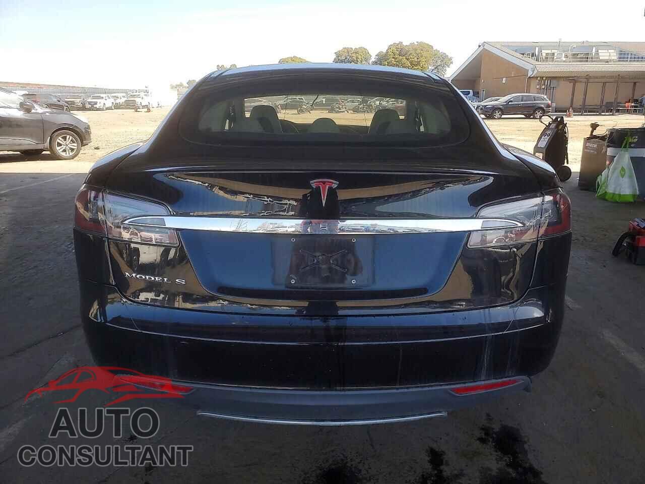 TESLA MODEL S 2013 - 5YJSA1AC1DFP10729