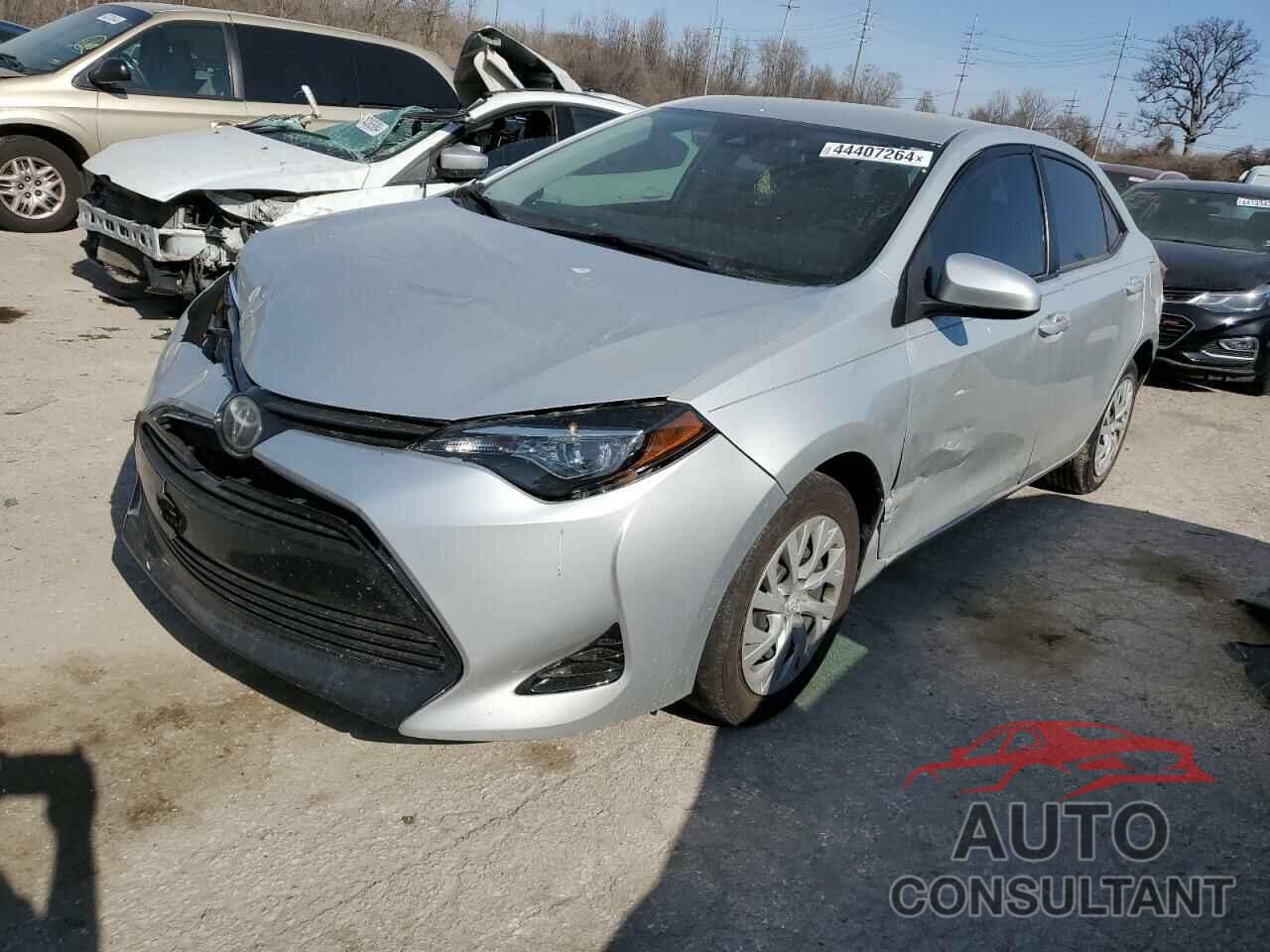 TOYOTA COROLLA 2018 - 5YFBURHE4JP851517