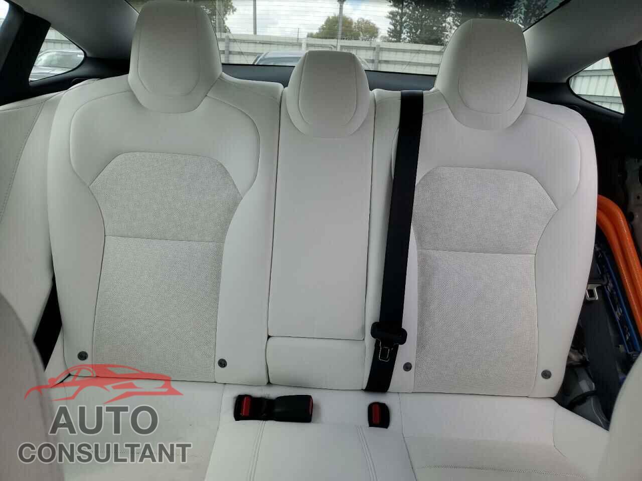 TESLA MODEL 3 2024 - 5YJ3E1EB8RF868583