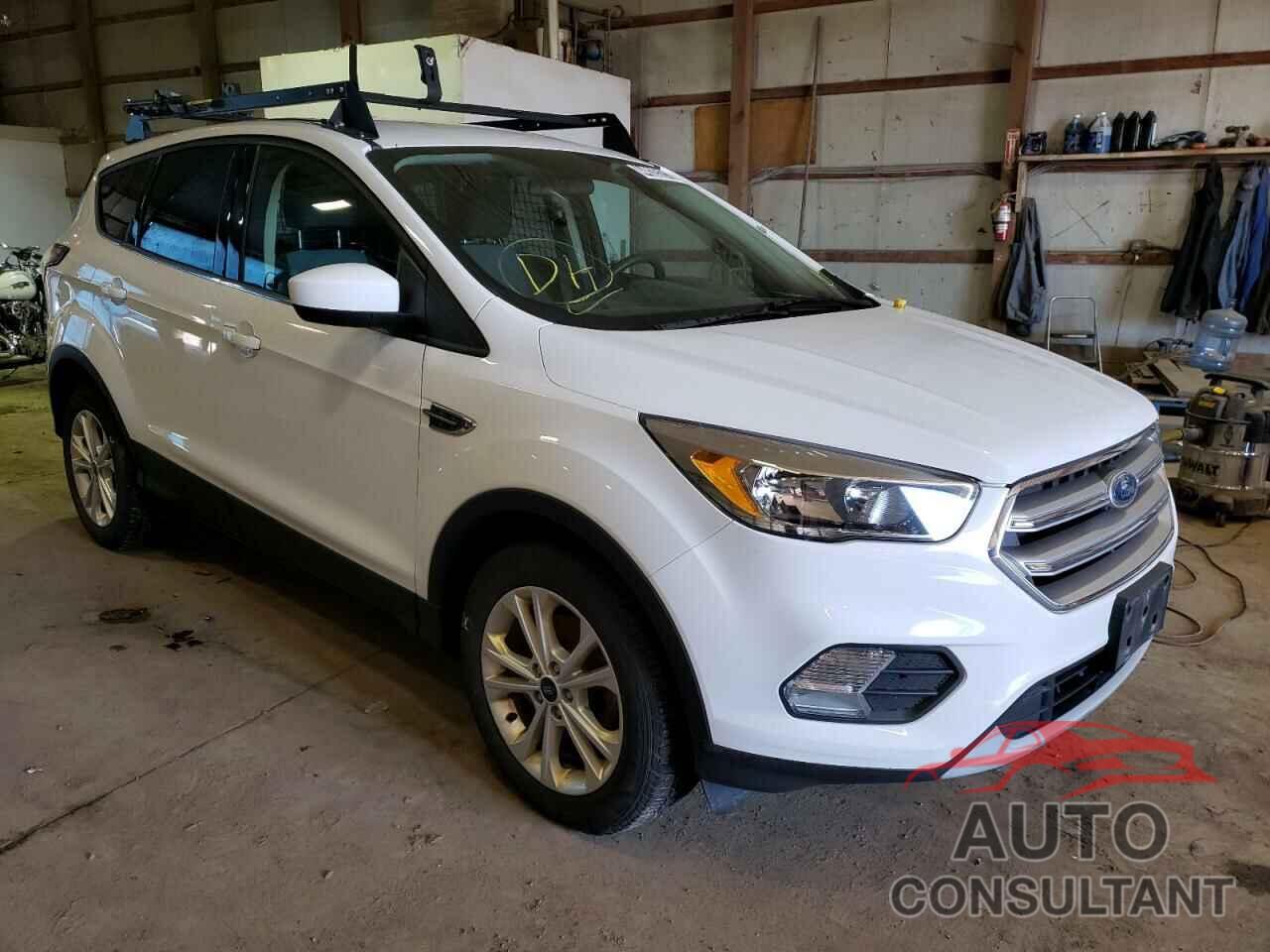 FORD ESCAPE 2017 - 1FMCU0GD0HUC99516