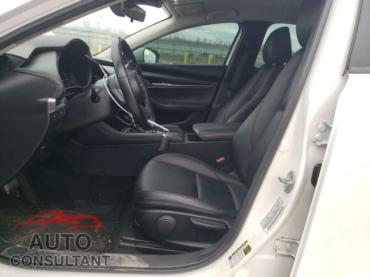 MAZDA 3 2021 - JM1BPABL7M1321048