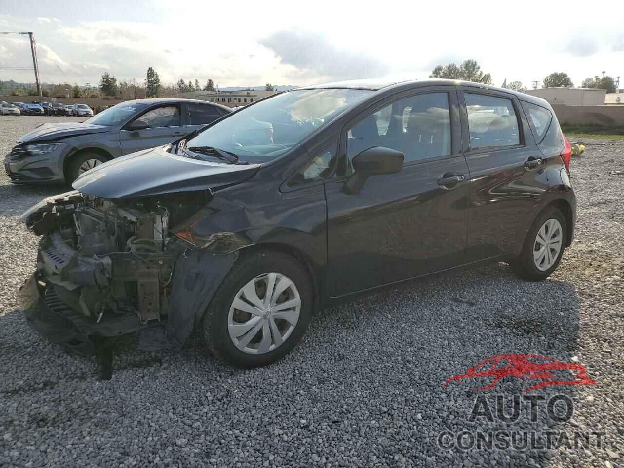 NISSAN VERSA 2018 - 3N1CE2CP1JL356600