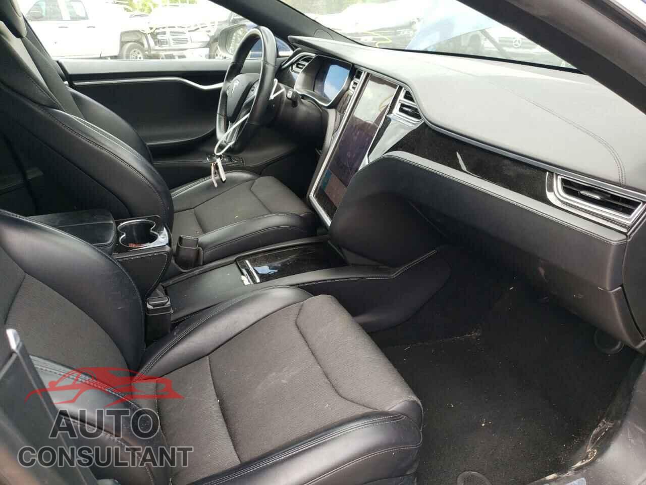 TESLA MODEL S 2017 - 5YJSA1E2XHF208695