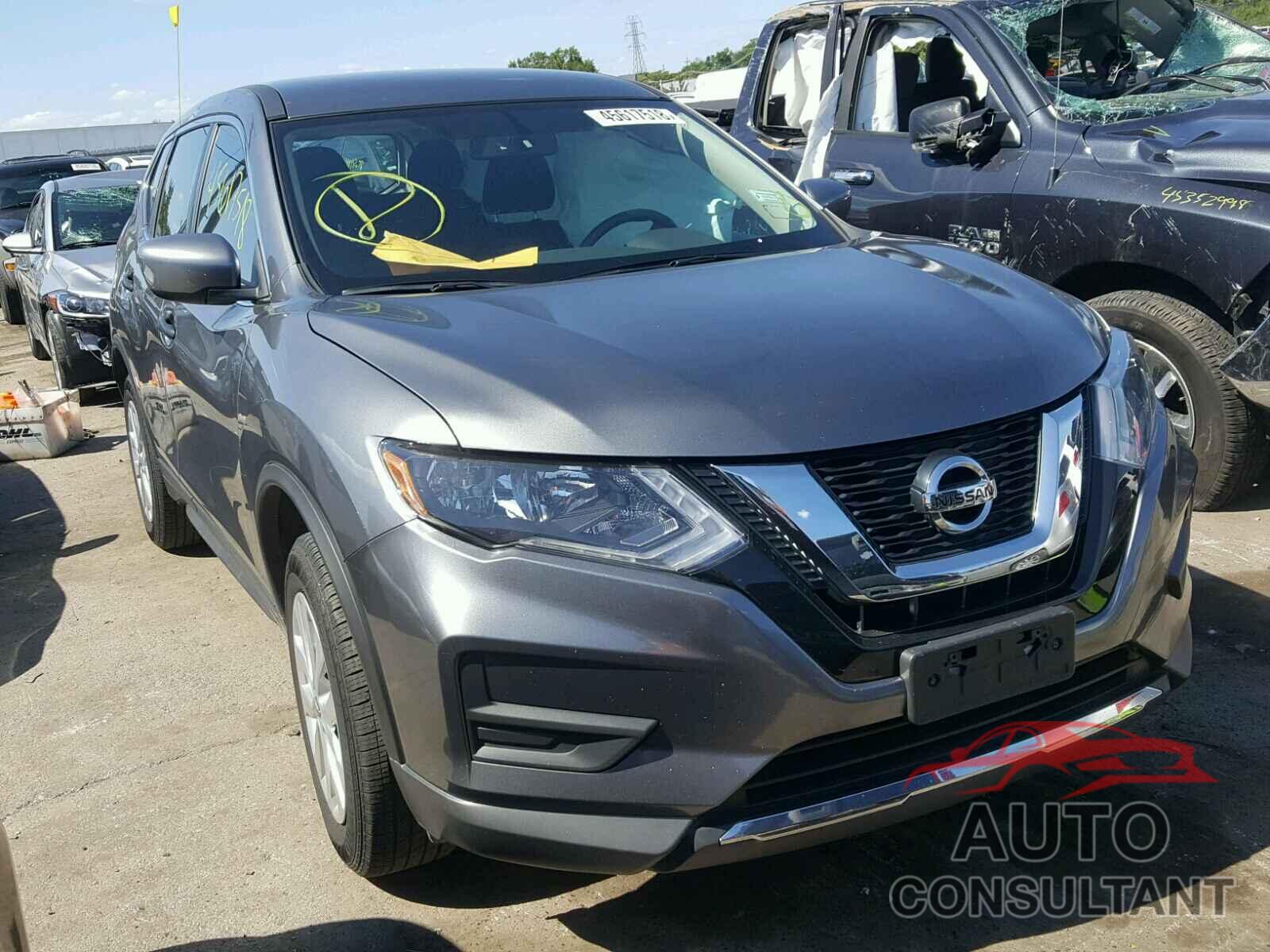 NISSAN ROGUE S 2017 - KNMAT2MV9HP556159