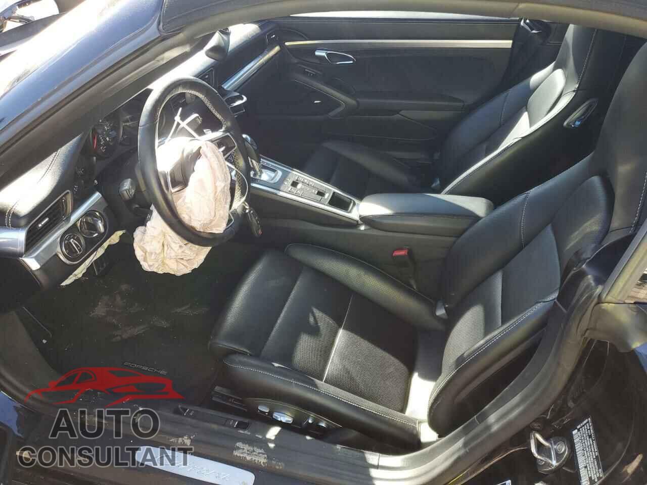 PORSCHE 911 2018 - WP0CA2A96JS138490