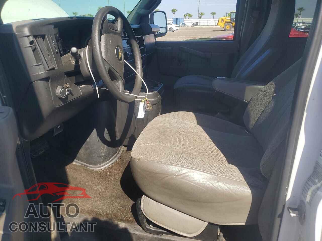 CHEVROLET EXPRESS 2019 - 1GAZGPFP2K1164260