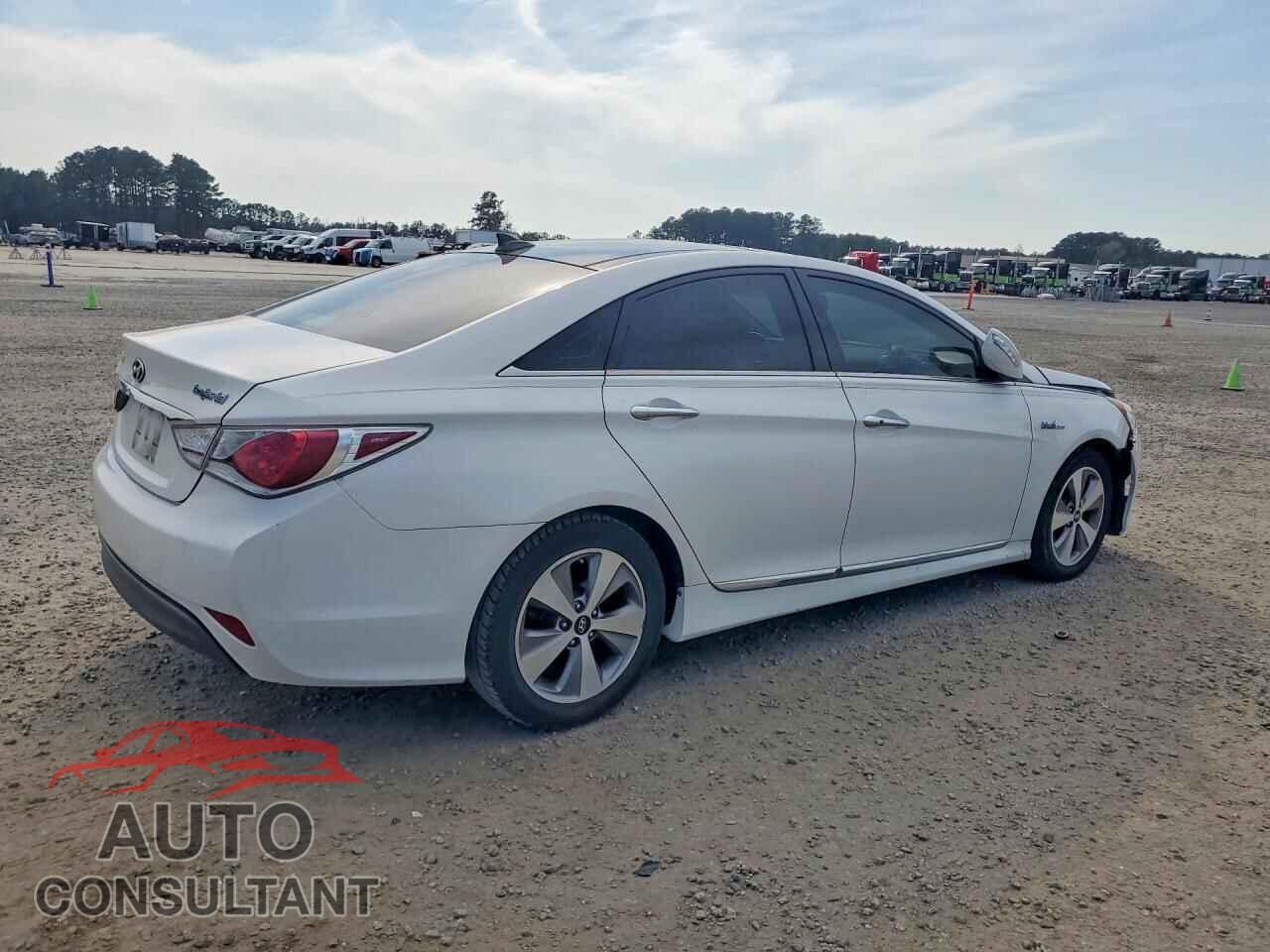 HYUNDAI SONATA 2012 - KMHEC4A44CA041022