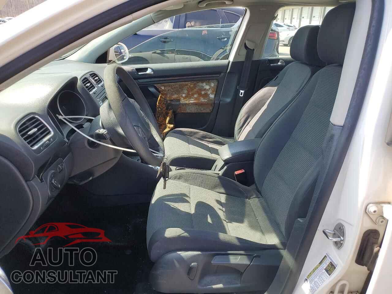 VOLKSWAGEN JETTA 2010 - 3VWKX7AJ7AM648564