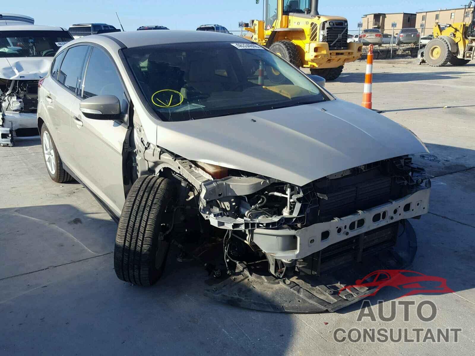 FORD FOCUS 2015 - 1FADP3K2XFL252526