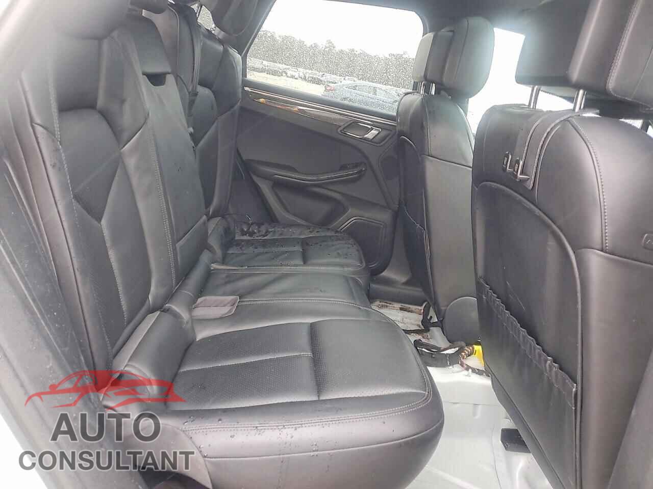PORSCHE MACAN 2015 - WP1AB2A5XFLB43175