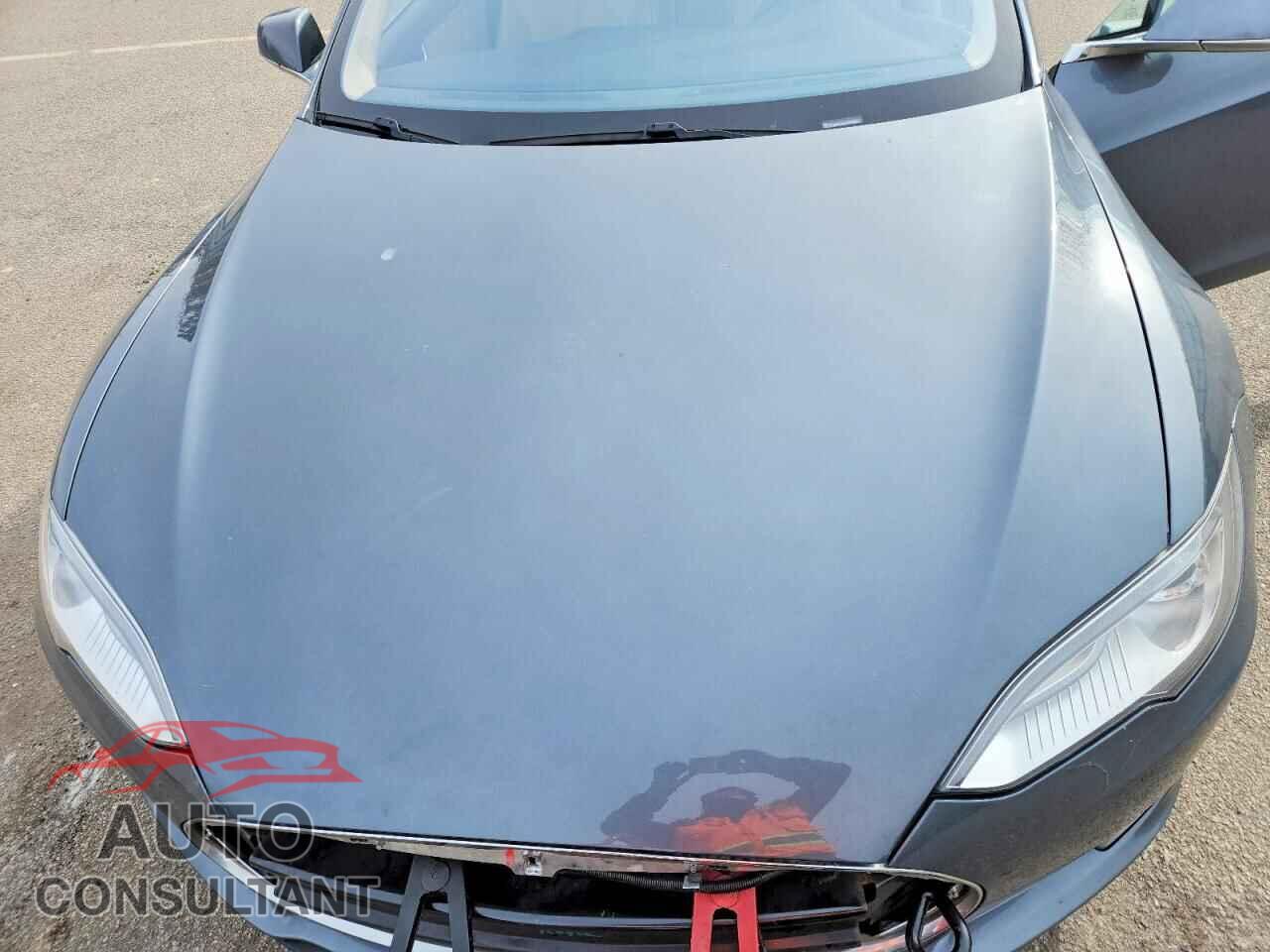 TESLA MODEL S 2014 - 5YJSA1H19EFP48926
