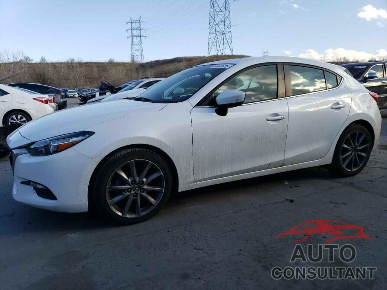 MAZDA 3 2018 - 3MZBN1L36JM268116