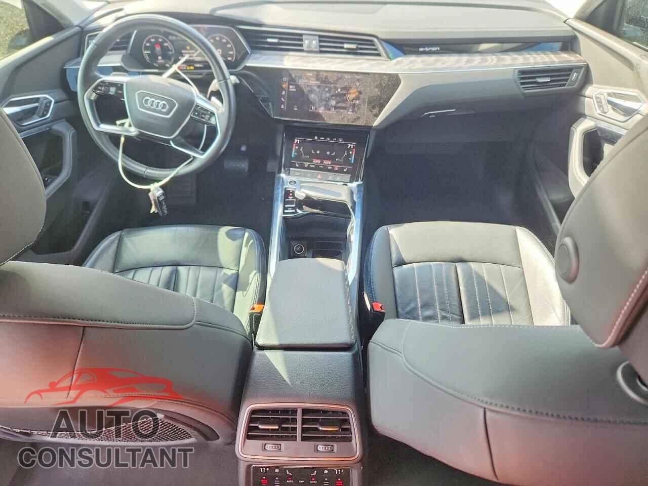 AUDI E-TRON 2021 - WA1AAAGE6MB003157