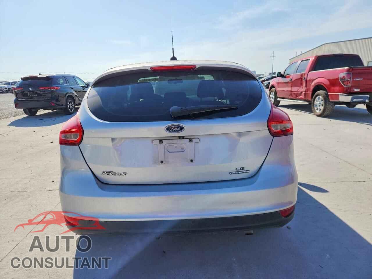 FORD FOCUS 2016 - 1FADP3K2XGL351817
