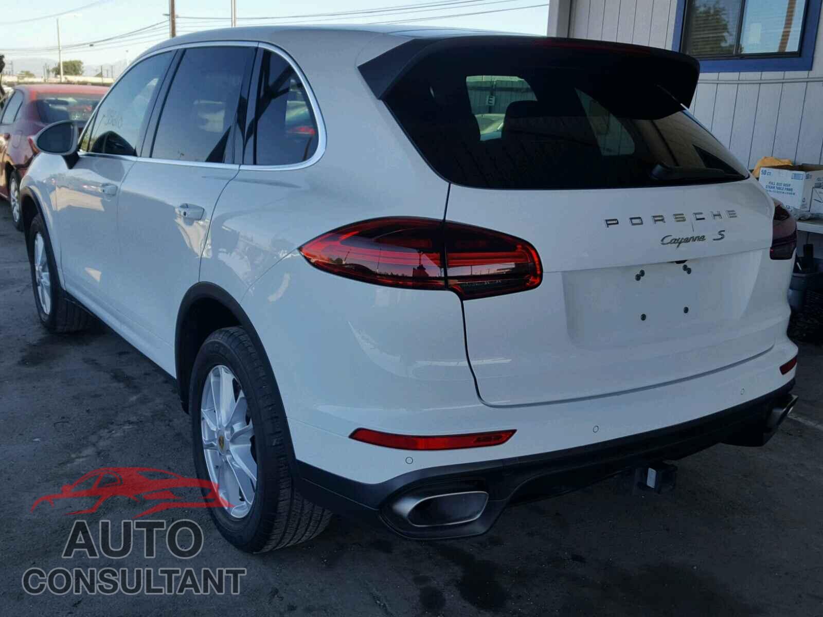 PORSCHE CAYENNE 2016 - WP1AA2A26GKA12986