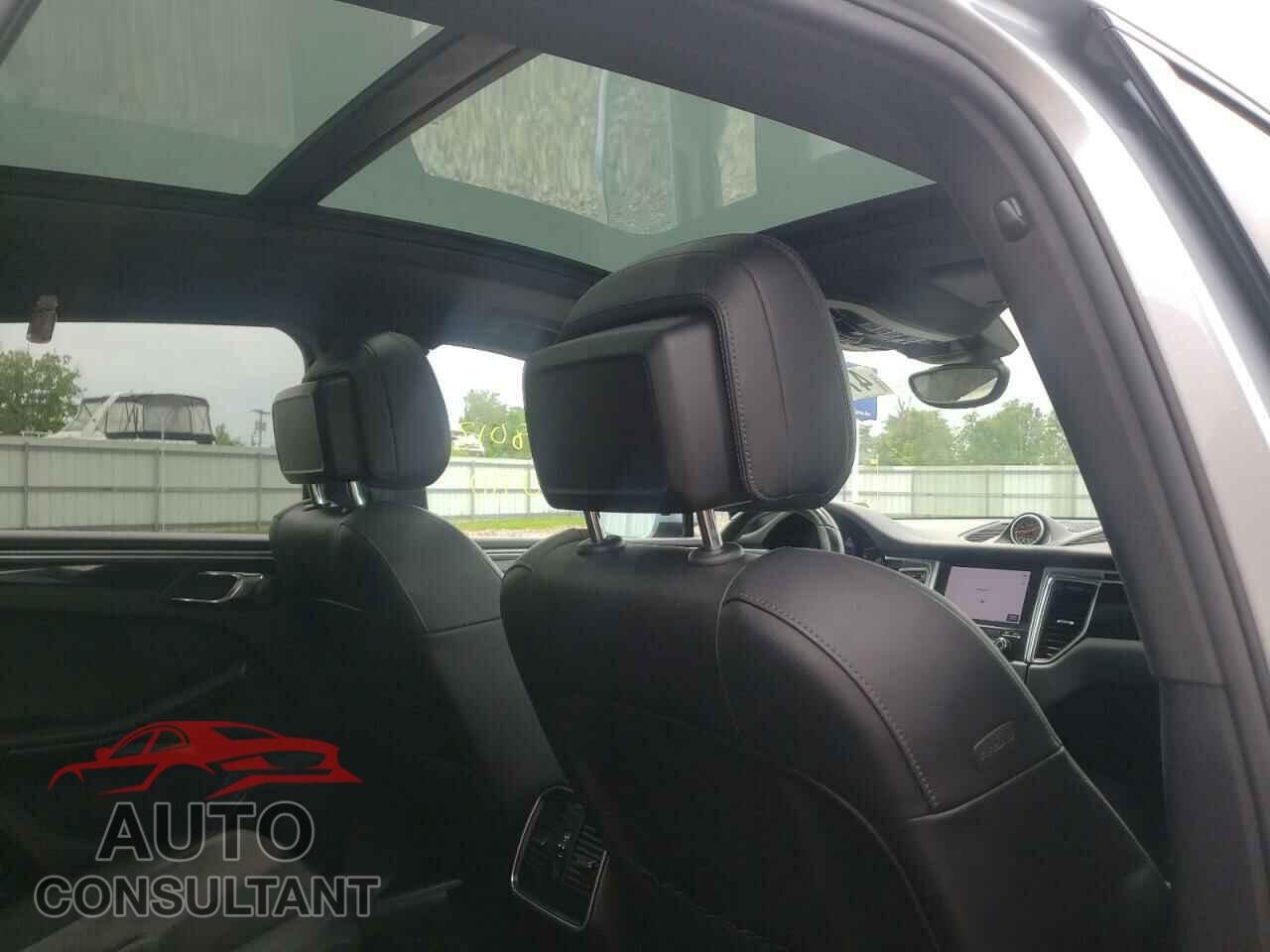 PORSCHE MACAN 2017 - WP1AA2A54HLB06595
