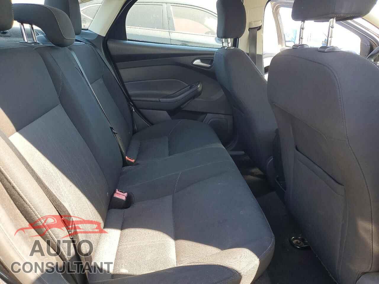 FORD FOCUS 2015 - 1FADP3F27FL317343
