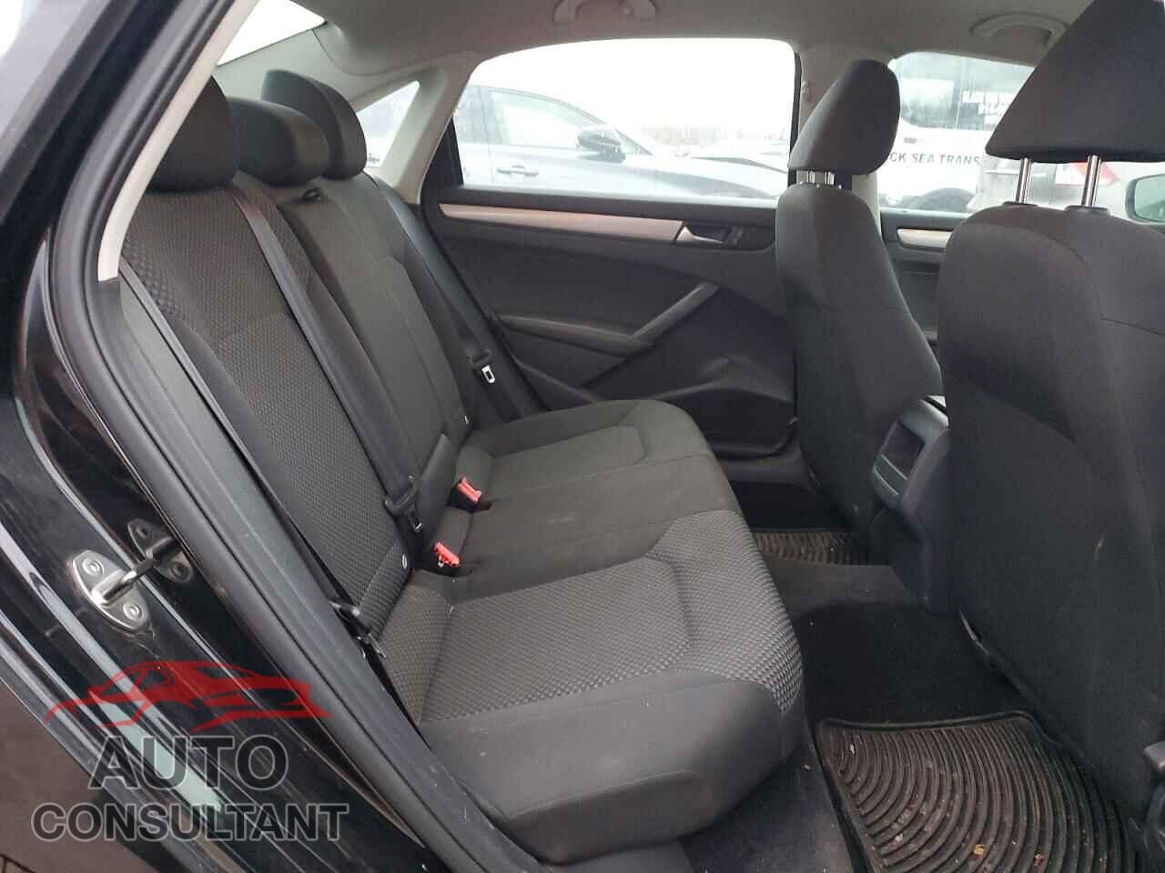 VOLKSWAGEN PASSAT 2014 - 1VWAP7A35EC008437