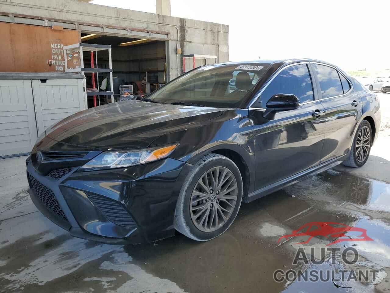 TOYOTA CAMRY 2018 - 4T1B11HK0JU092525
