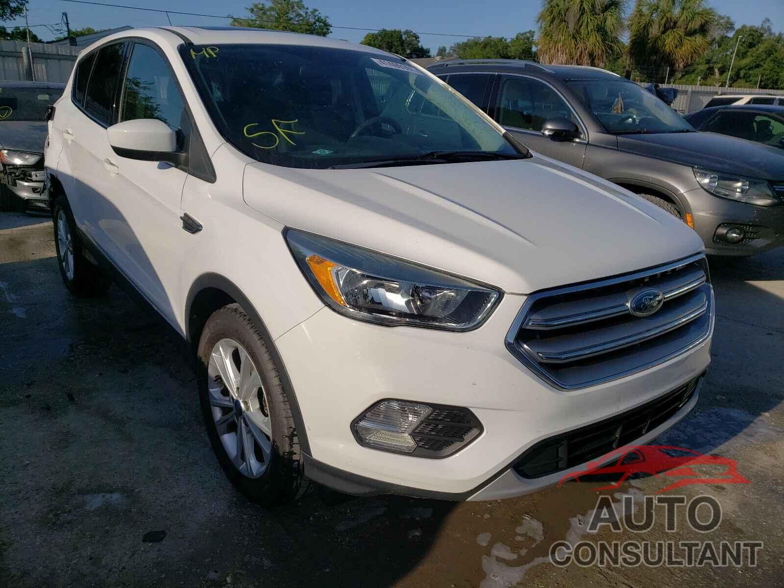 FORD ESCAPE 2017 - 1FMCU0G97HUC52284