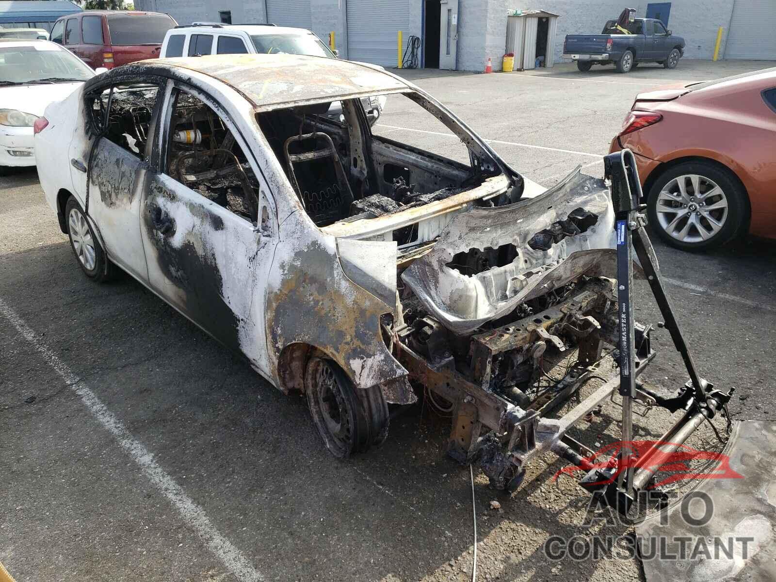 NISSAN VERSA 2017 - 3N1CN7AP2HL883393