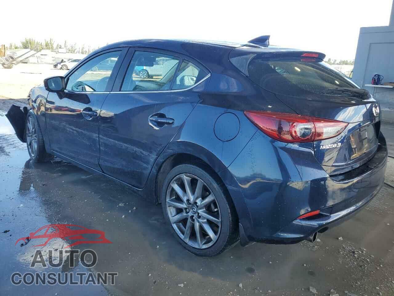 MAZDA 3 2018 - 3MZBN1M32JM161367