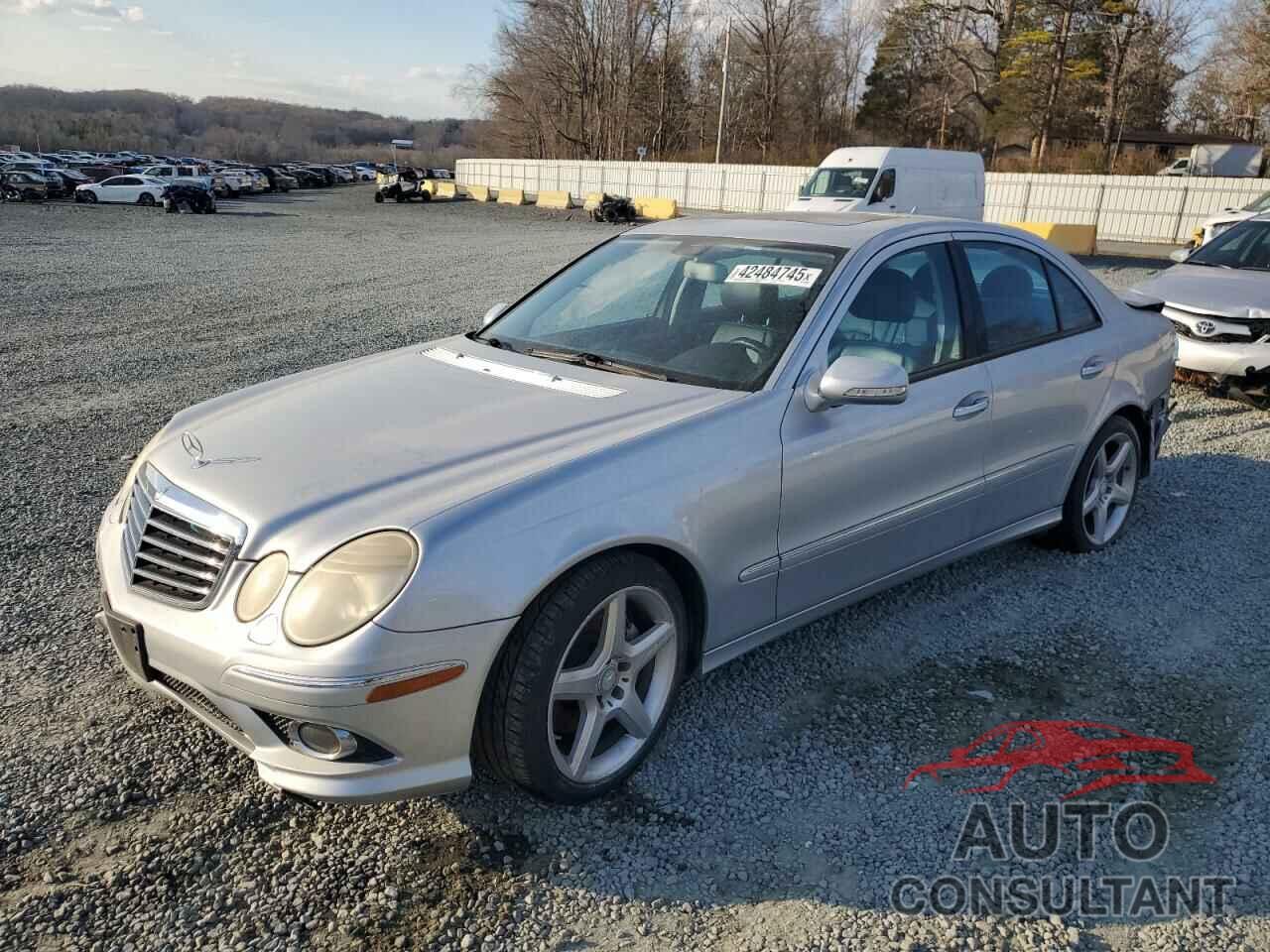 MERCEDES-BENZ E-CLASS 2009 - WDBUF56XX9B384225