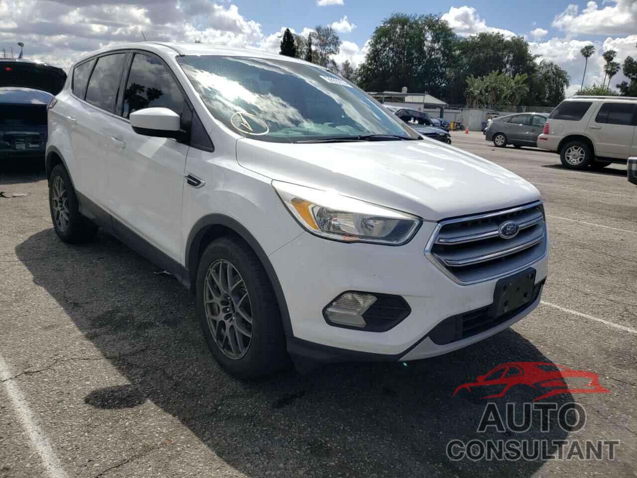 FORD ESCAPE 2017 - 1FMCU0GD4HUC34233