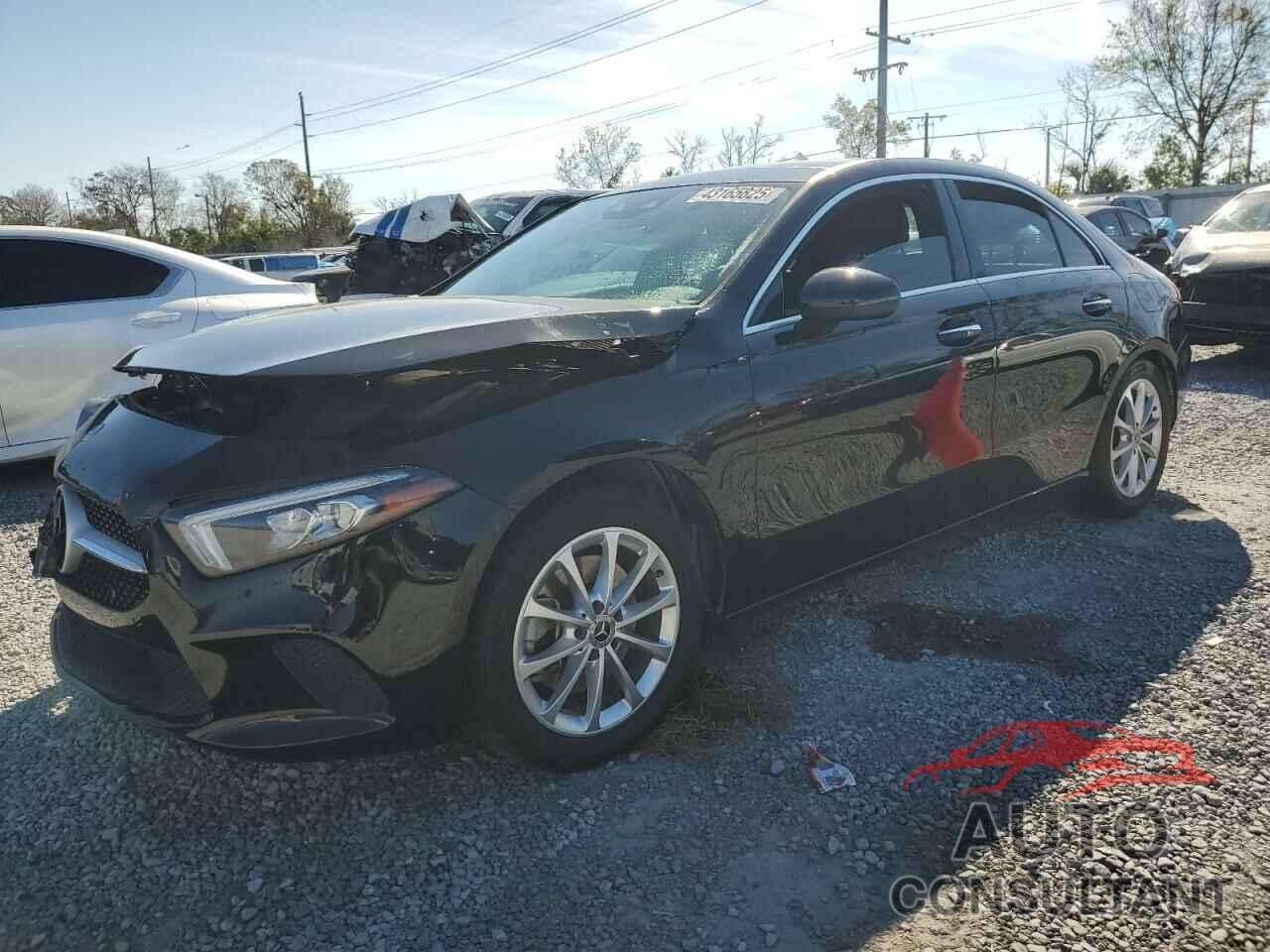 MERCEDES-BENZ A-CLASS 2019 - WDD3G4EB8KW001977