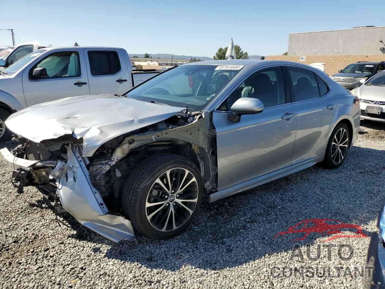 TOYOTA CAMRY 2018 - 4T1B11HK9JU575463