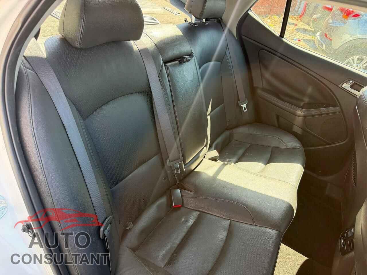KIA OPTIMA 2015 - KNAGN4AD7F5090247