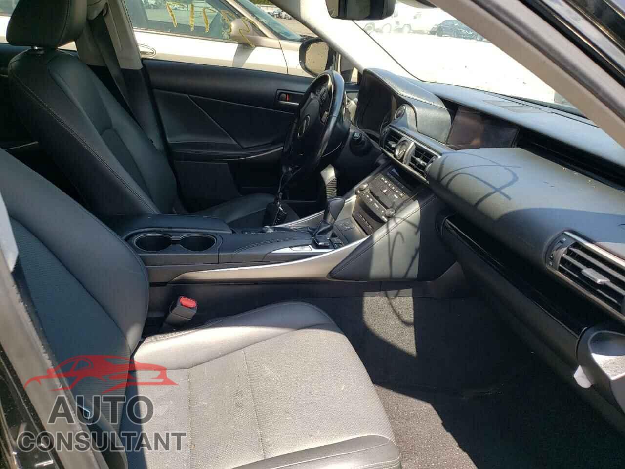 LEXUS IS 2020 - JTHD81F28L5042219