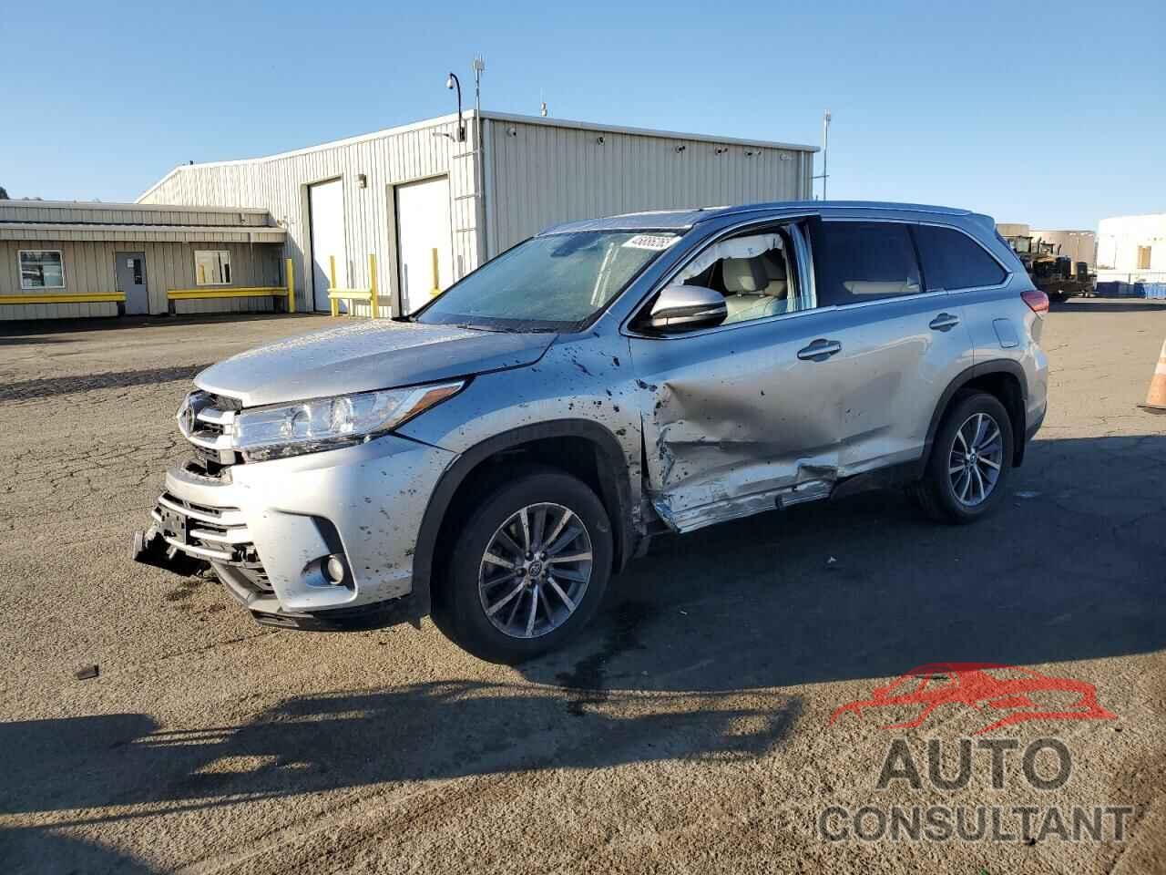 TOYOTA HIGHLANDER 2019 - 5TDJZRFH4KS709266