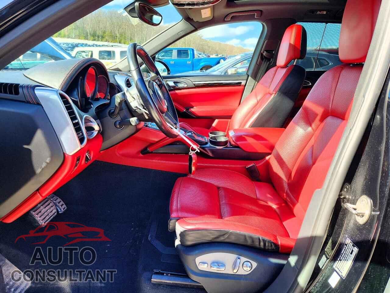 PORSCHE CAYENNE 2018 - WP1AB2A23JLA60976