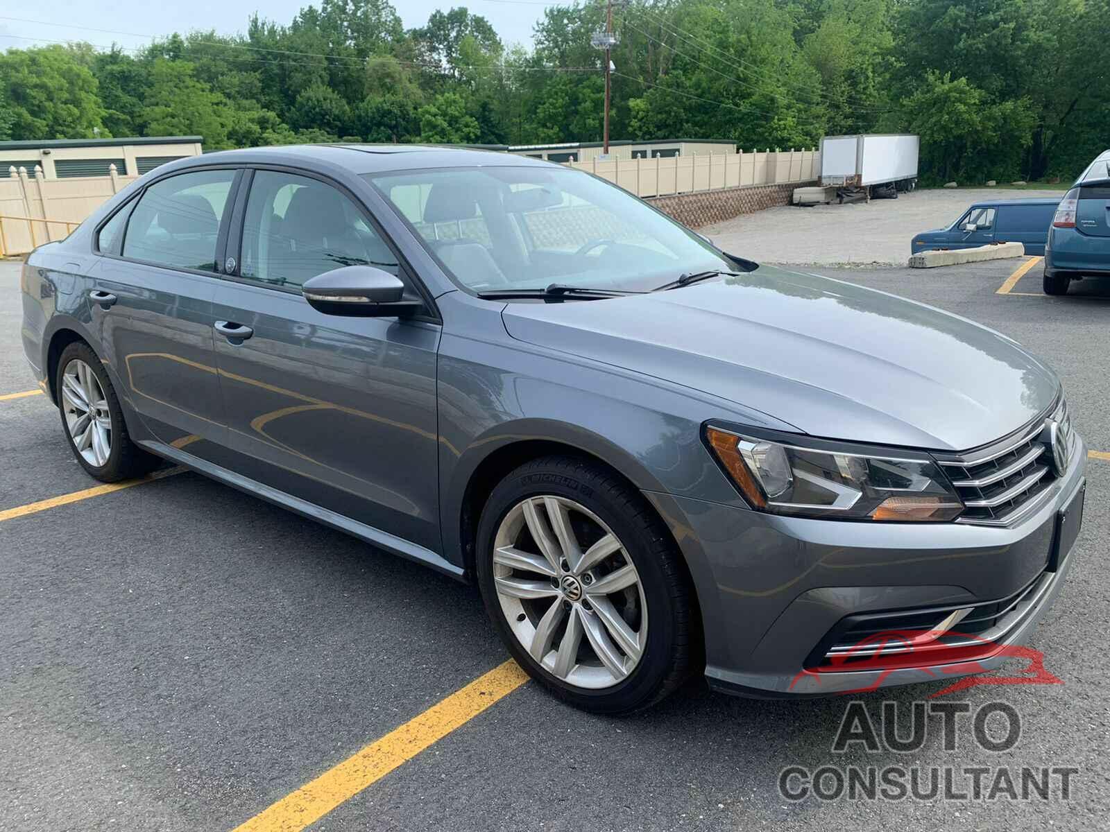 VOLKSWAGEN PASSAT 2019 - 1VWLA7A38KC008552