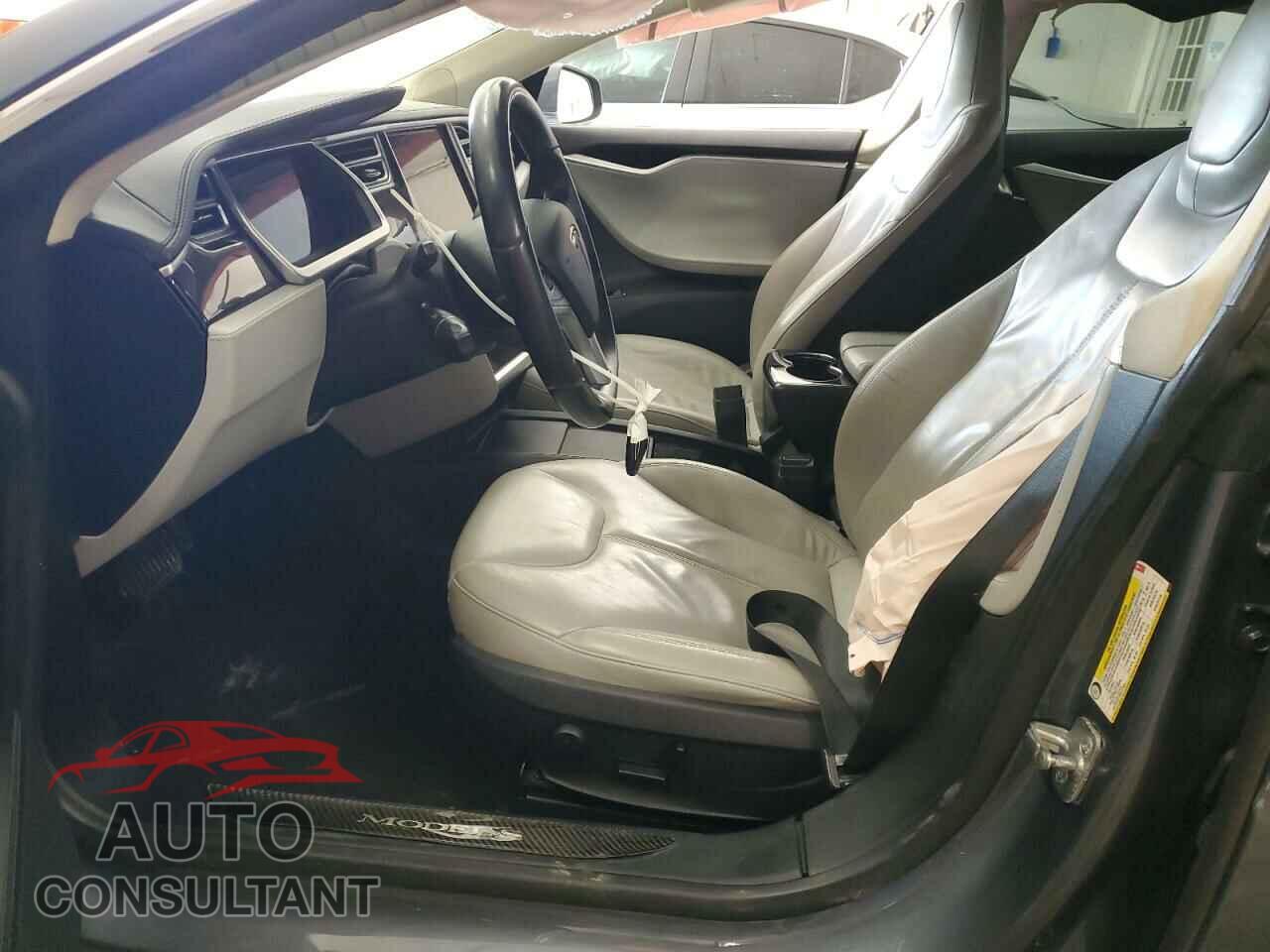 TESLA MODEL S 2013 - 5YJSA1DN0DFP26935