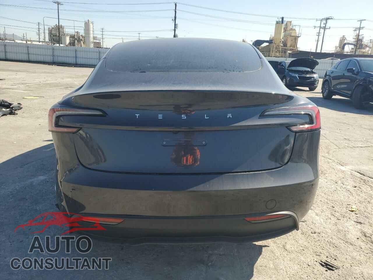 TESLA MODEL 3 2024 - 5YJ3E1EA3RF827849