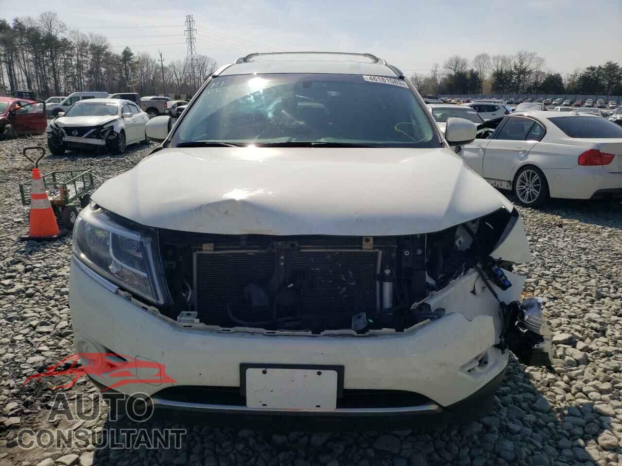 NISSAN PATHFINDER 2015 - 5N1AR2MM6FC666351