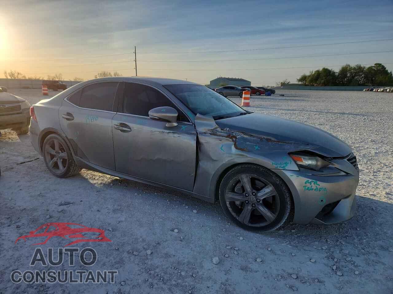 LEXUS IS 2014 - JTHBE1D29E5000793