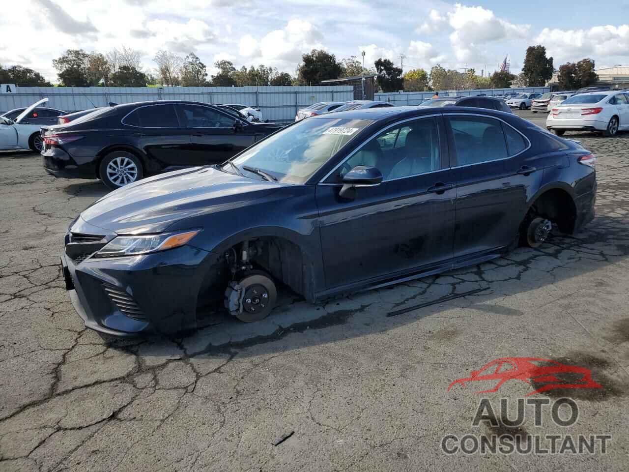 TOYOTA CAMRY 2018 - 4T1B11HKXJU624217