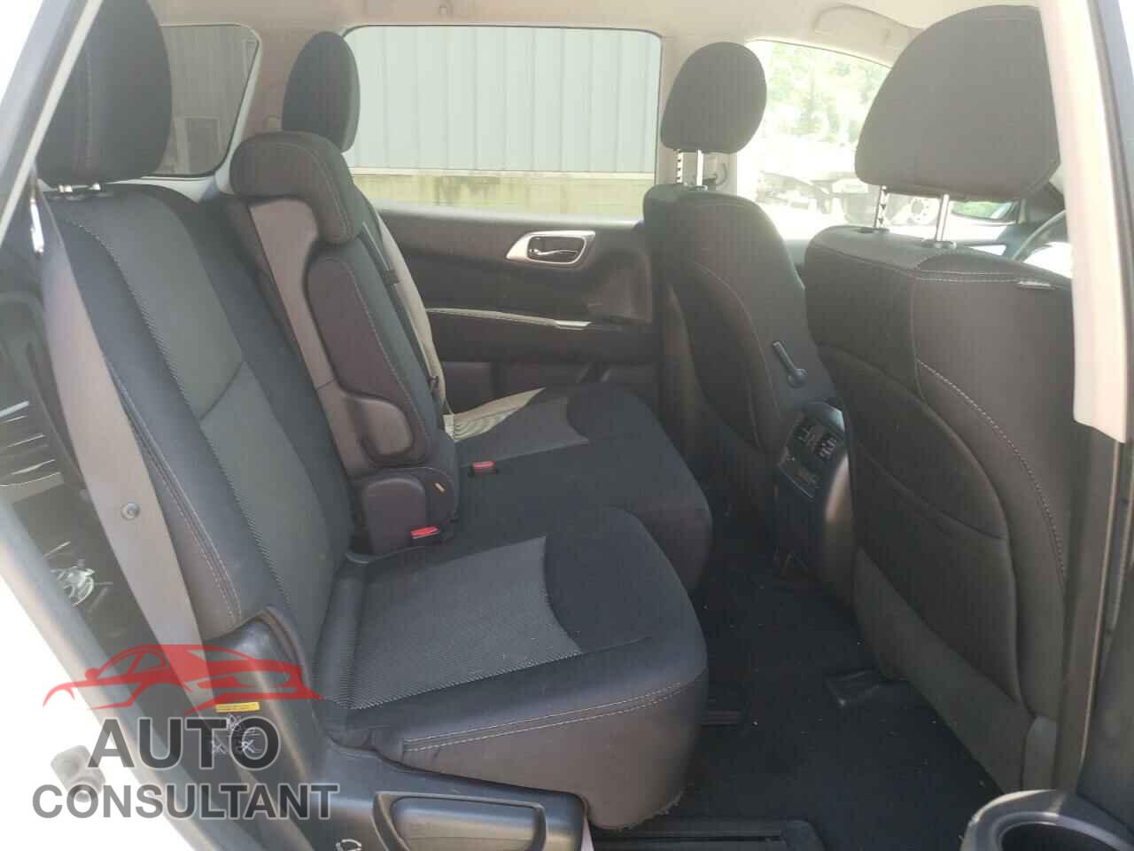 NISSAN PATHFINDER 2017 - 5N1DR2MN5HC696840